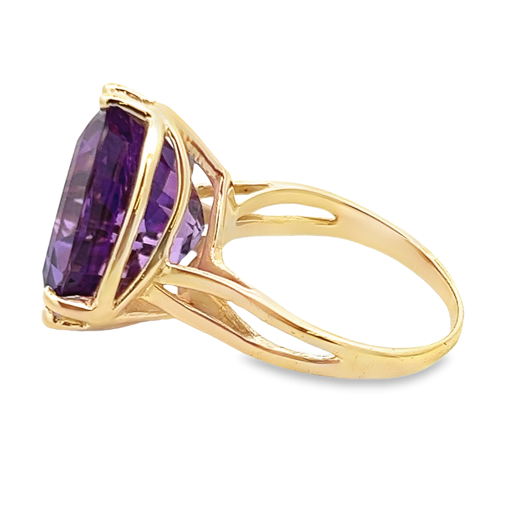 Estate Solitaire Trillion Cut Amethyst Ring