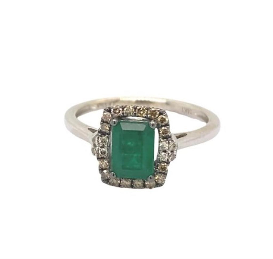 White 14 Karat Halo Fashion Ring Estate Jewelry Size 7 With One = 7.00