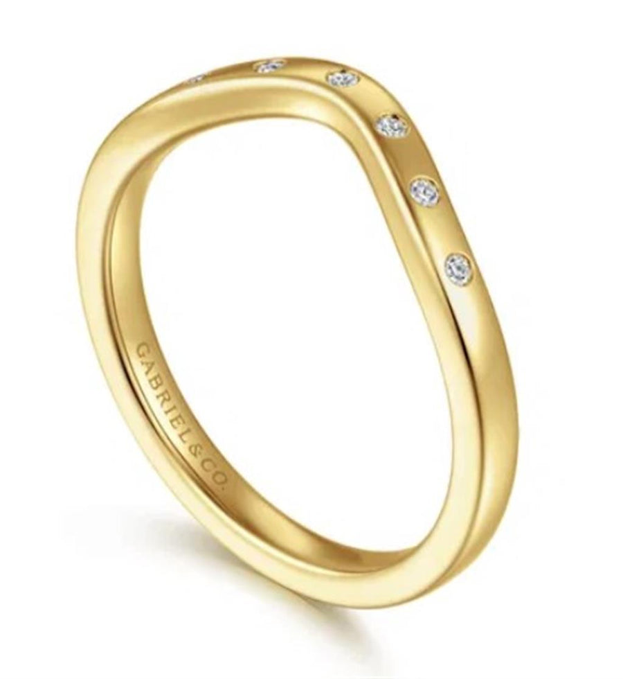 Lady's Yellow 14 Karat Curved Flush Set 7 Stone Wedding/Anniversary Ri
