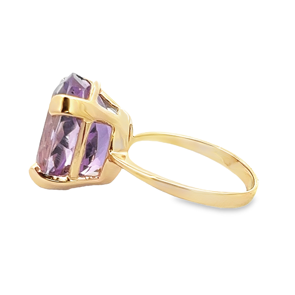 Estate Solitaire Oval Amethyst Ring