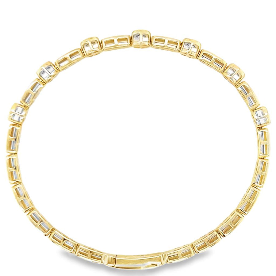 Lady's Yellow 14 Karat Bezel Station Bangle Bracelet Length 6.5 7 = 1.