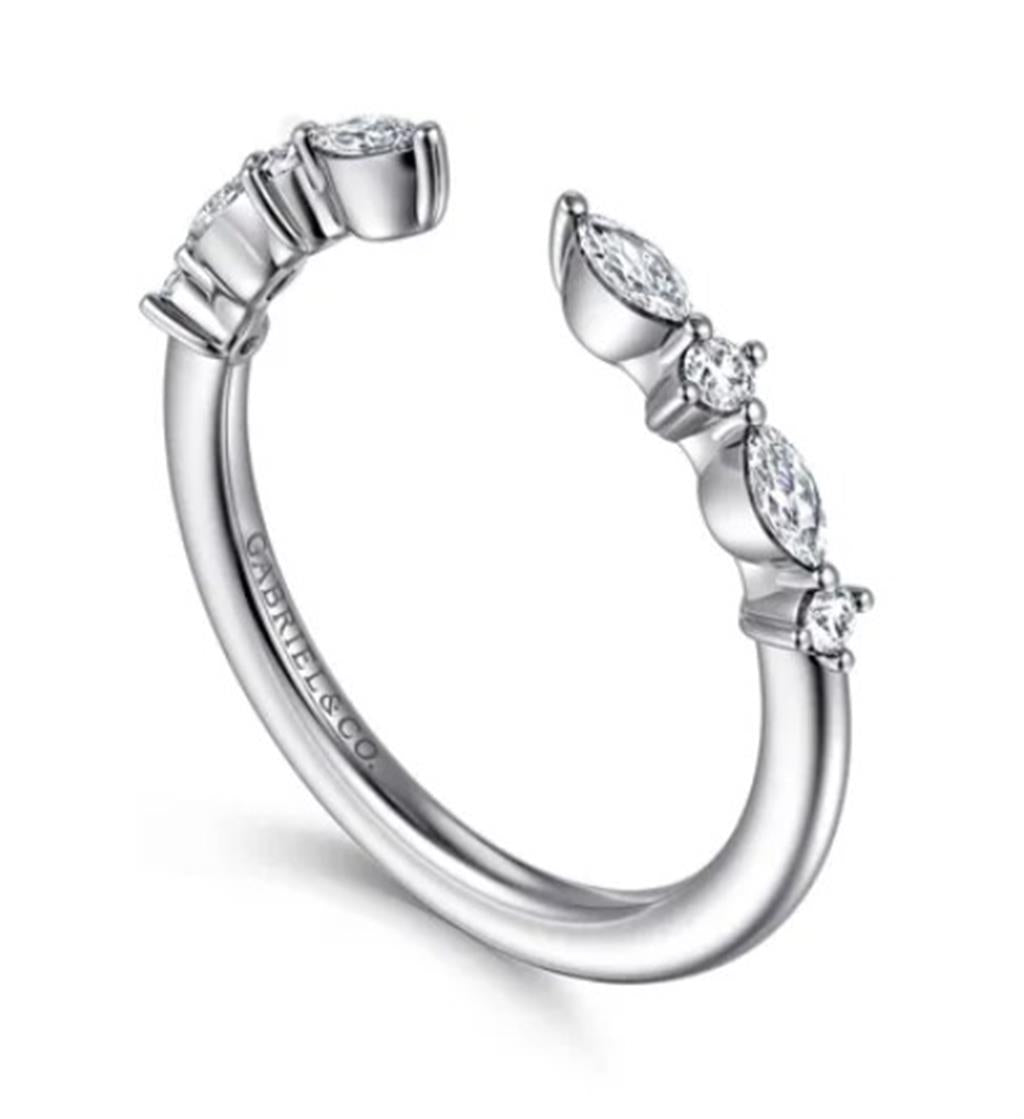 Lady's White 14 Karat Alternating Open Wedding/Anniversary Ring Size 6