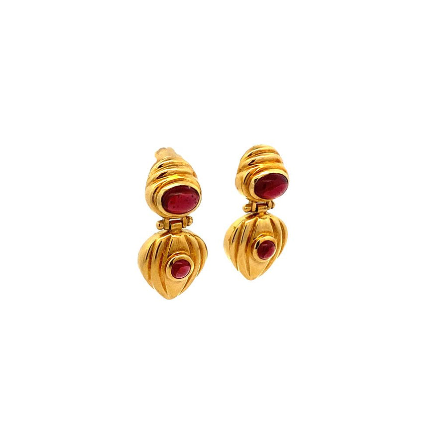 Yellow Fluted 18 Karat Doorknocker Earrings Estate Jewelry With 2= Oval Cabachon Garnets And 2= Round Cabachon Garnets 
Gram Weight: 9.3