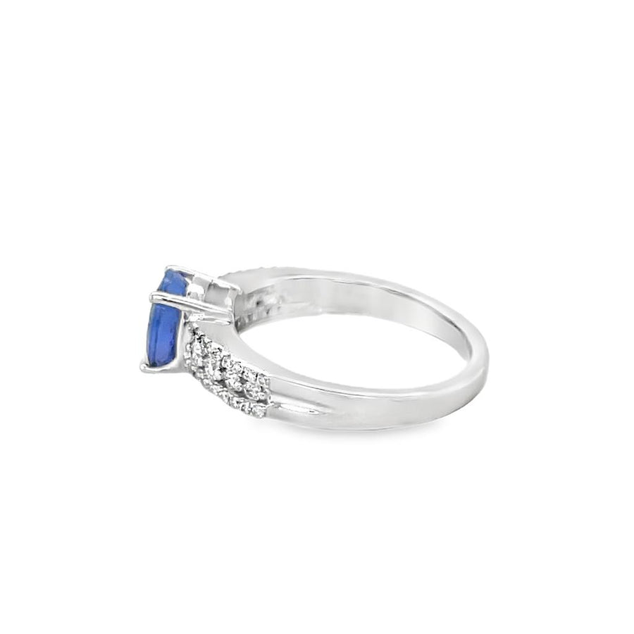 Tanzanite 14 Karat White Fashion Ring