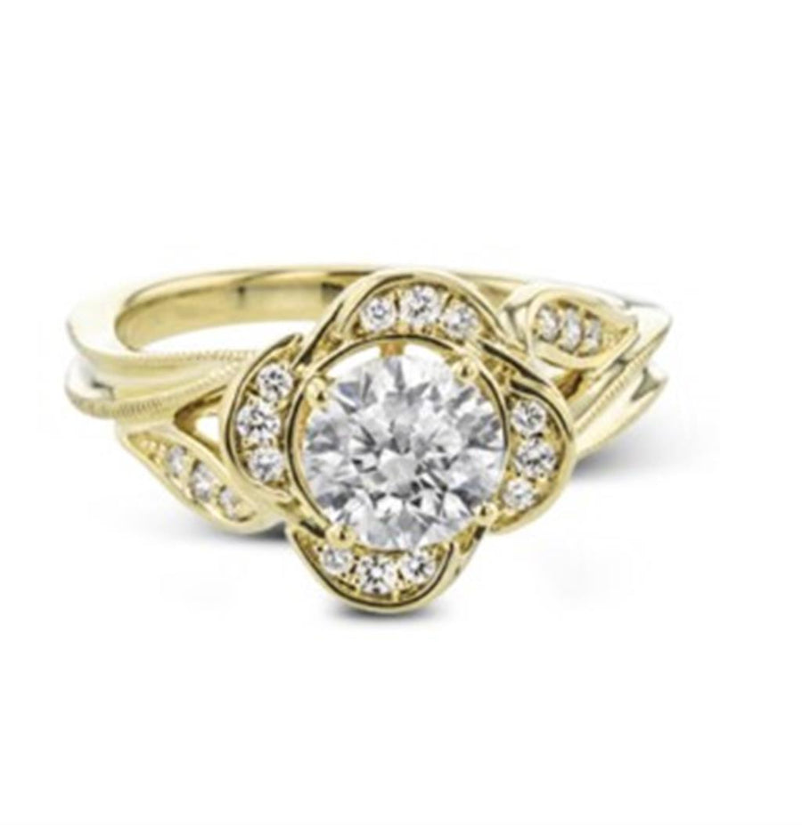 Lady's White 18 Karat Oval Floral Ring