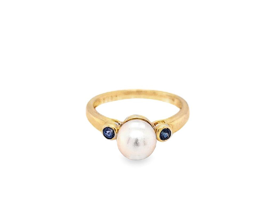 Lady's Yellow 14 Karat 3-Stone Ring Size 7 With One = 7.00X7.00Mm Cult