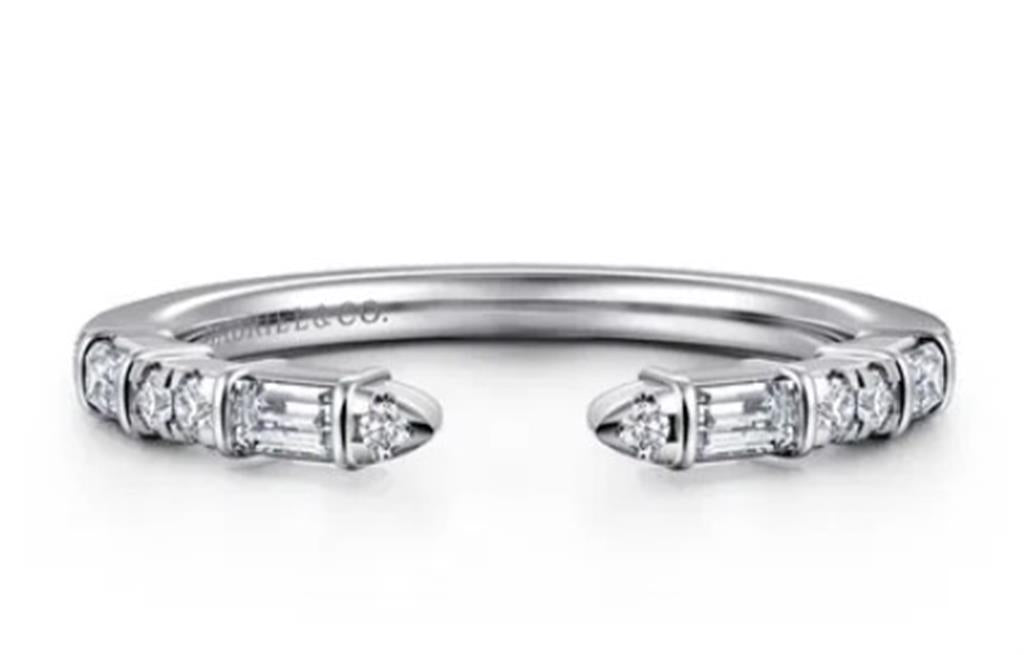 Lady's White 14 Karat Alternating Open Wedding/Anniversary Ring Size 6