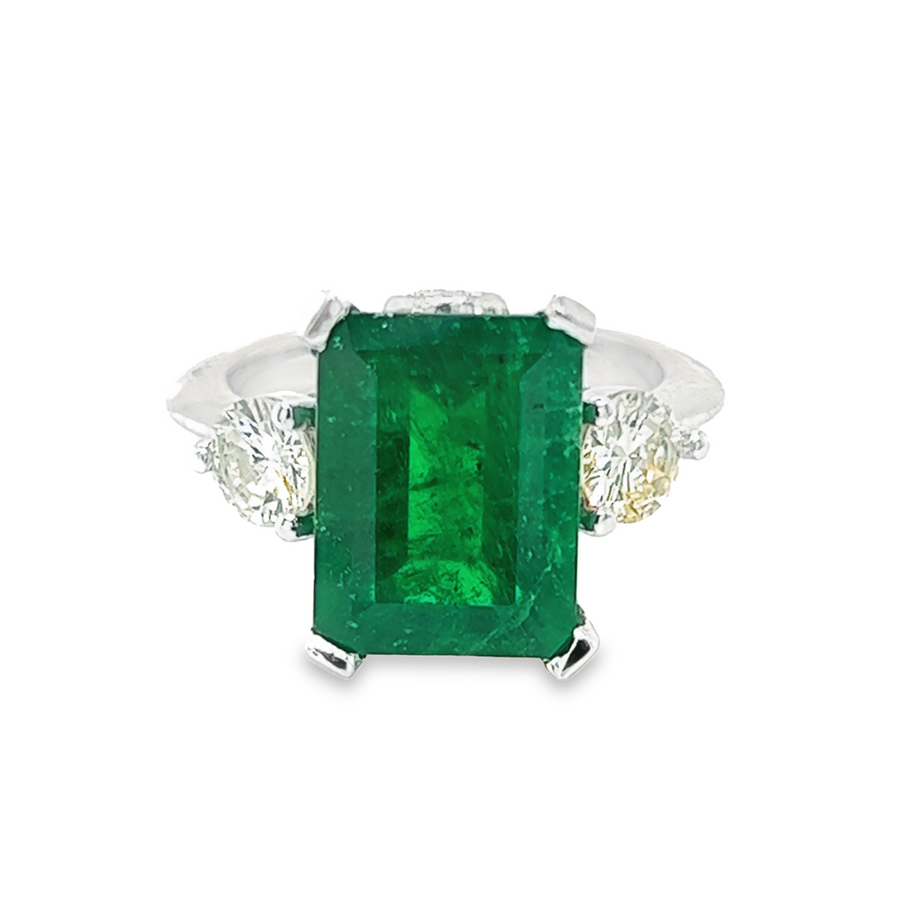 Esate Platinum Emerald & Diamond Ring