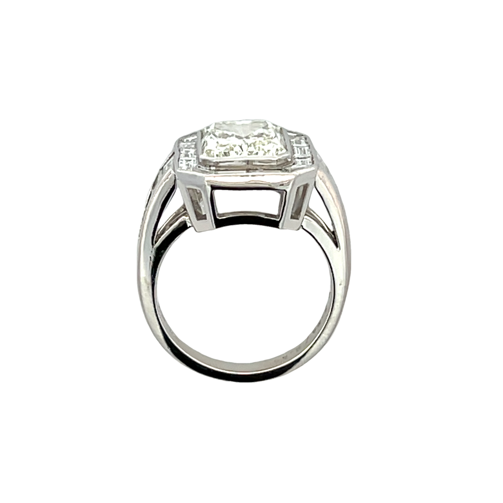 Radiant Cut Diamond w/ Baguette Halo