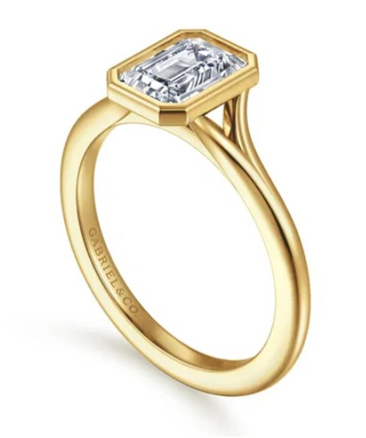 Yellow 14 Karat Bezel Solitaire Split Shank Remount Size 6.5 Designer: