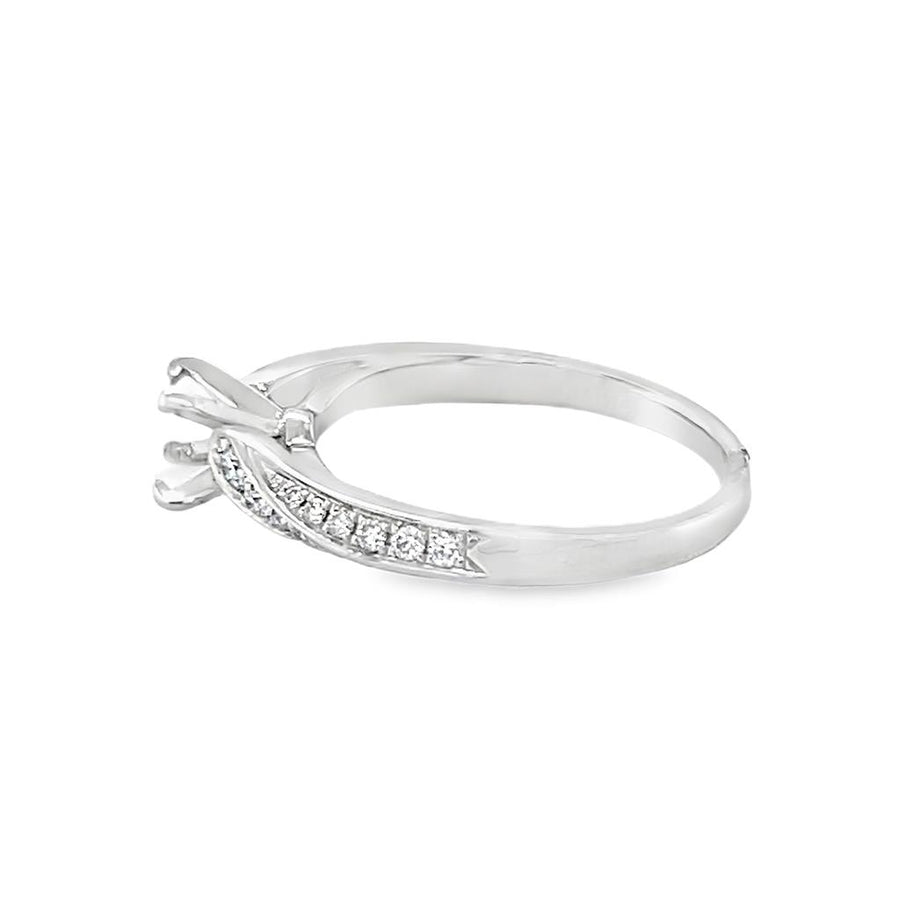 Lady's White 18 Karat Twist Ring Size 6.5 With 20=0.21Tw Round G/H Vs2