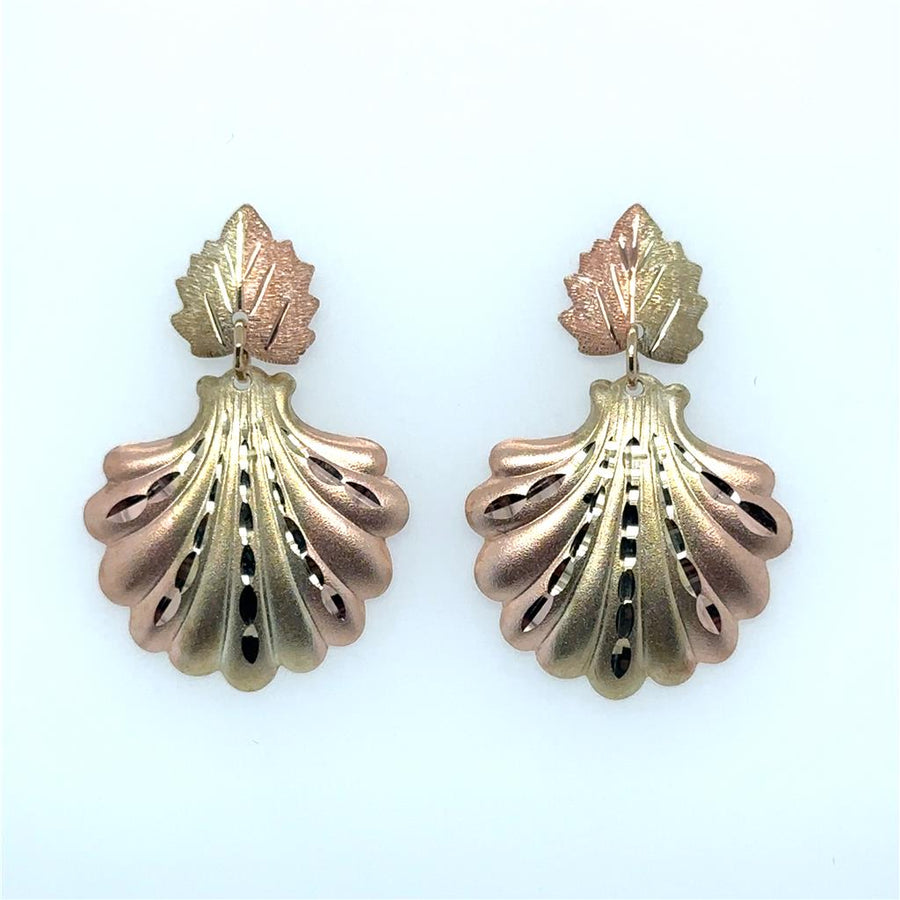 Tri-Color 10 Karat Diamond Cut/Satin Black Hills Gold Seashell And Lea