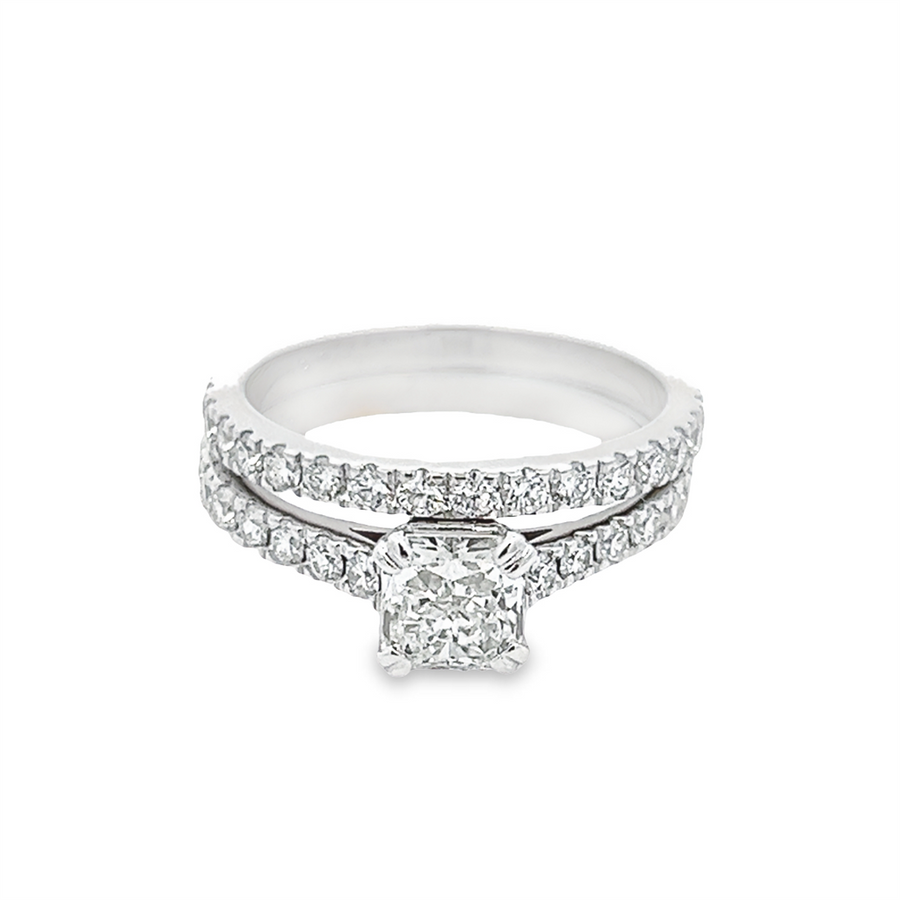 White 18 Karat prong-set wedding set Estate Jewelry with 1 Radiant Diamond