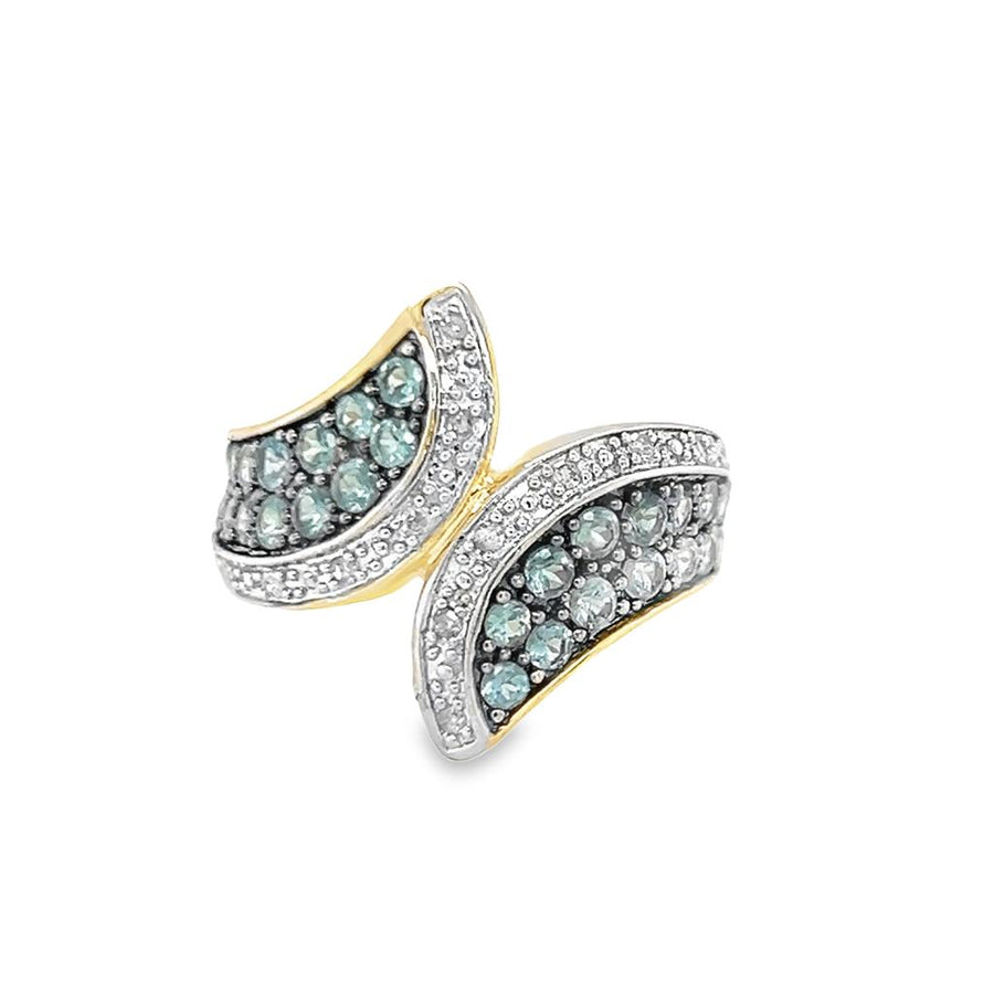 Two-Tone 14 Karat Bypass Ring Estate Jewelry Size 6 28=1.94x1.94mm Round Green Sapphires
14=0.21tw Round Diamonds Gram Weight: 4.63