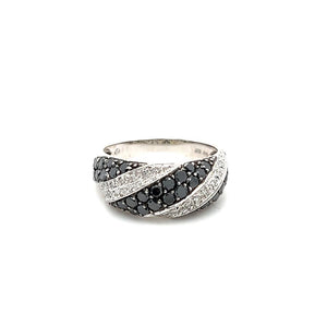 Estate White14 Karat Gold Black & White Diamond Ring