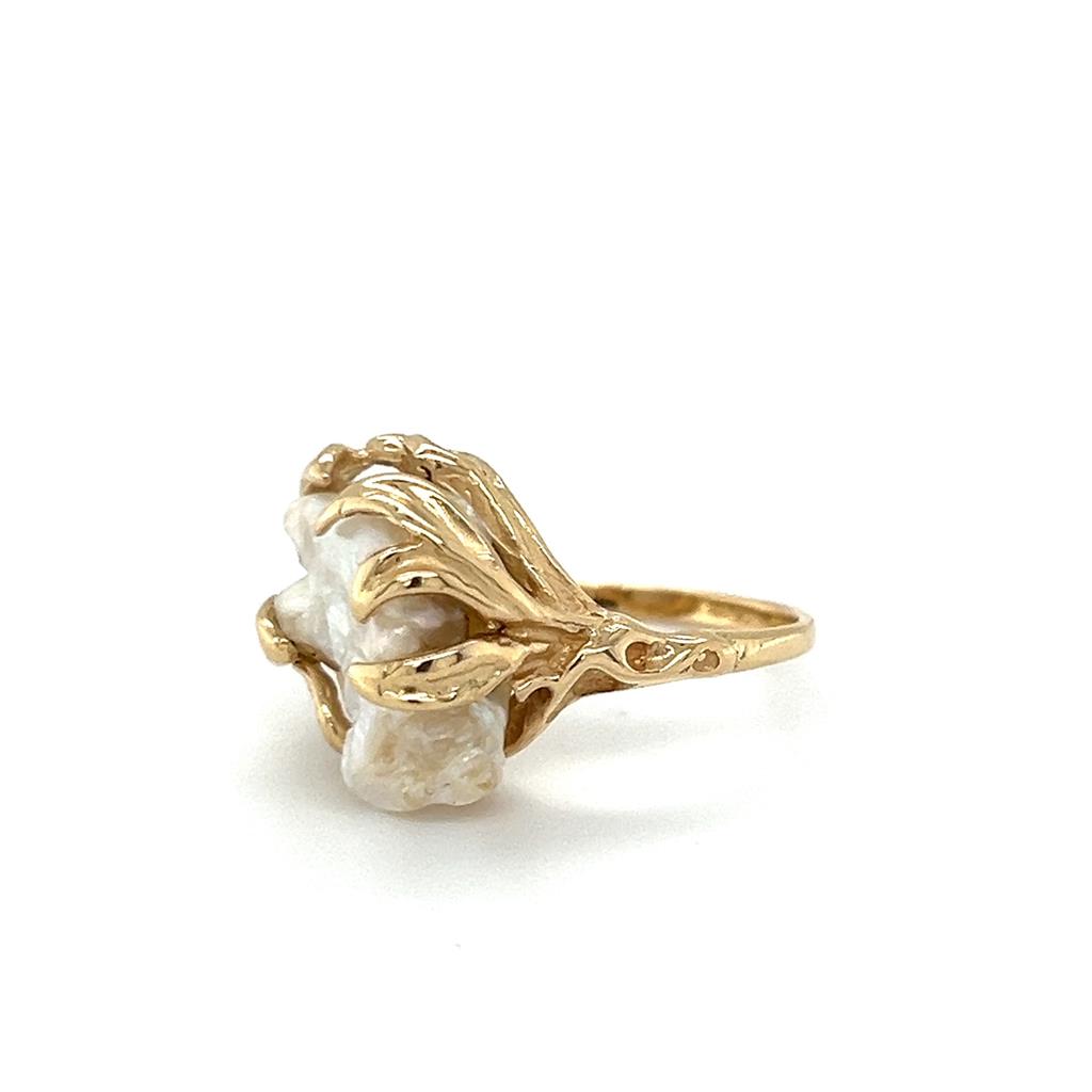 Yellow 14 Karat Freeform Leaf Ring Estate Jewelry Size 4.75 one Fresh Water Pearl Gram Weight: 4.95